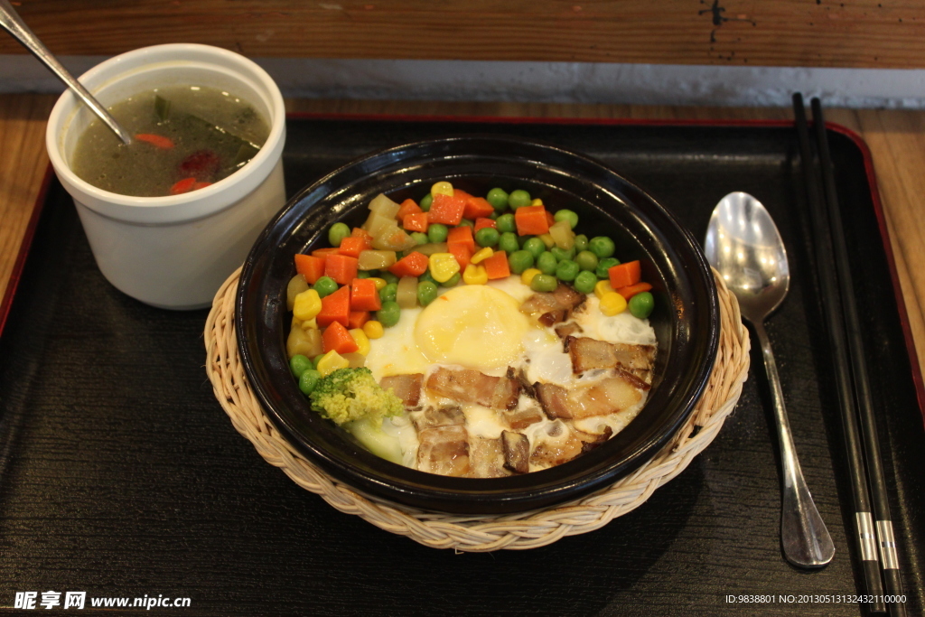 煲仔饭 咸鱼煲仔饭