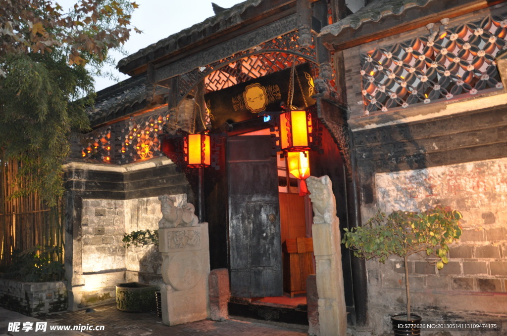 中式建筑风格大门