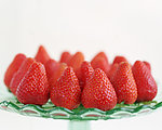 秀色可餐鲜果草莓