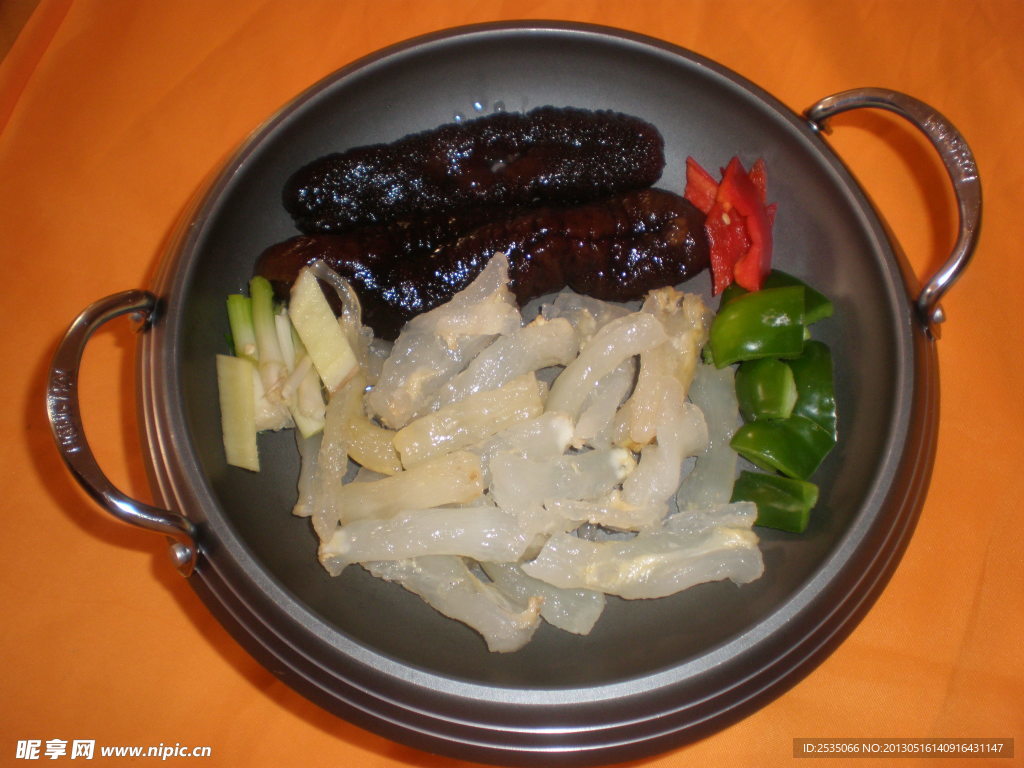 干锅香肠海蜇头