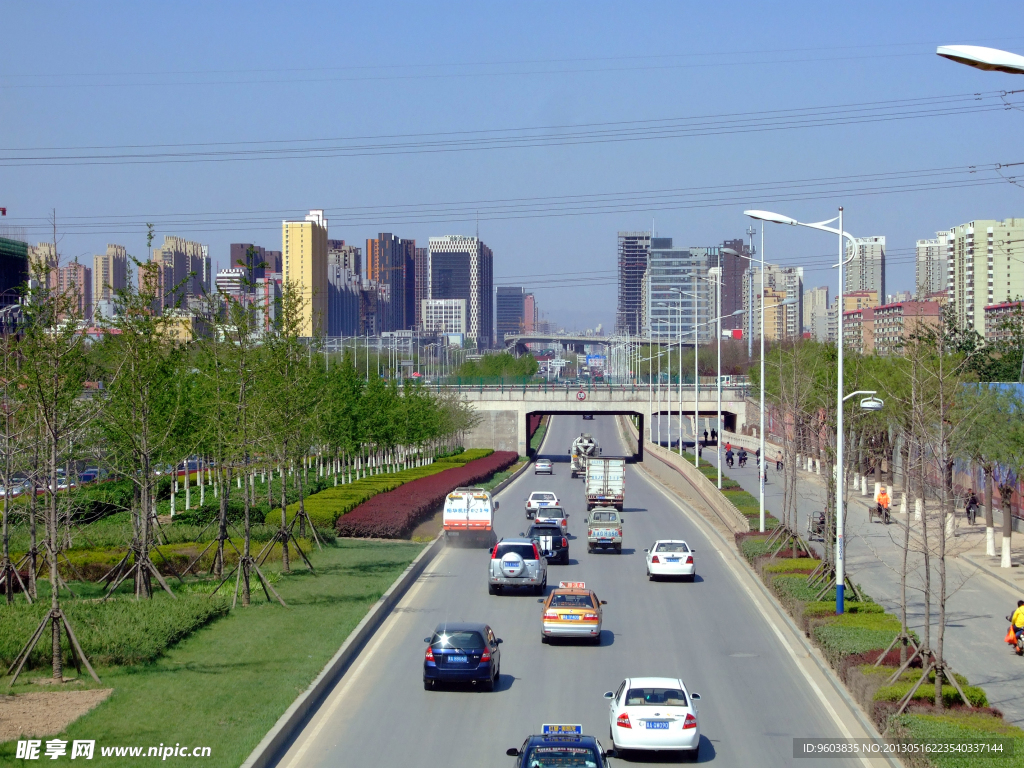 石家庄槐安路街景