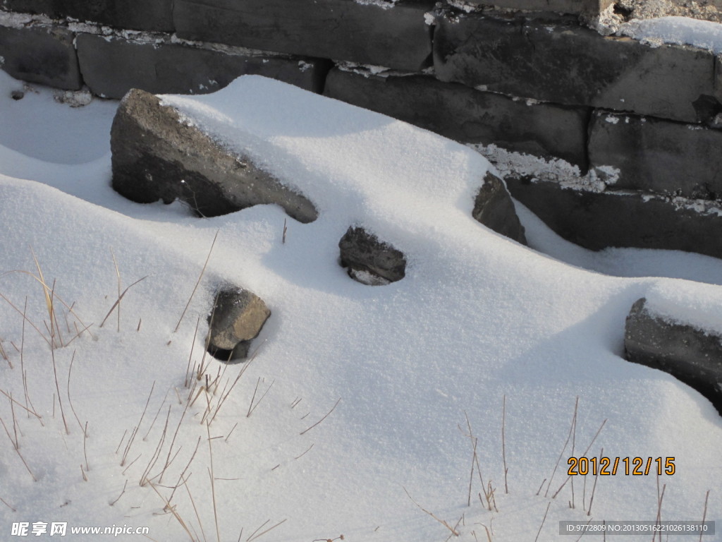 长城雪后青砖