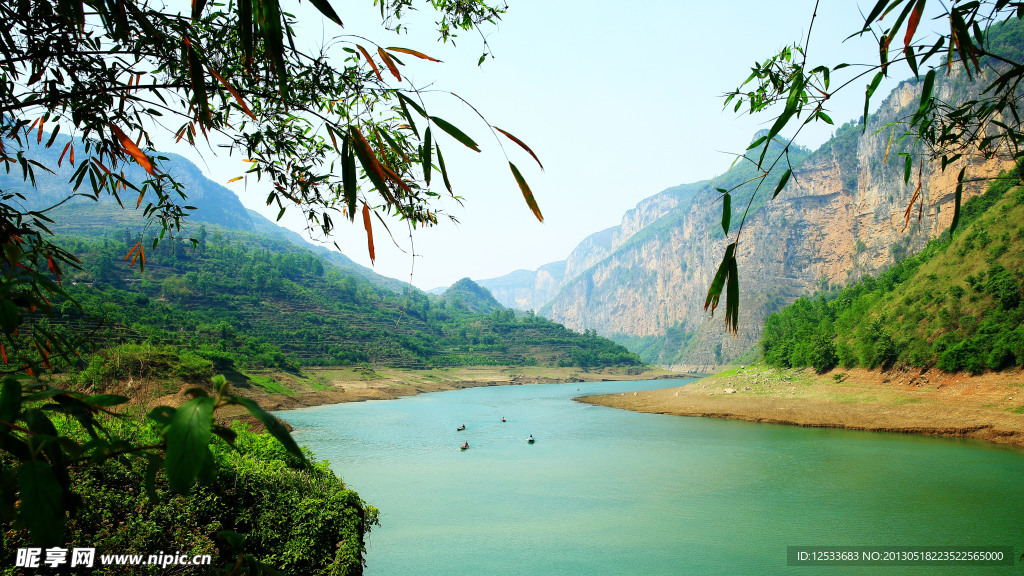 东风湖风光