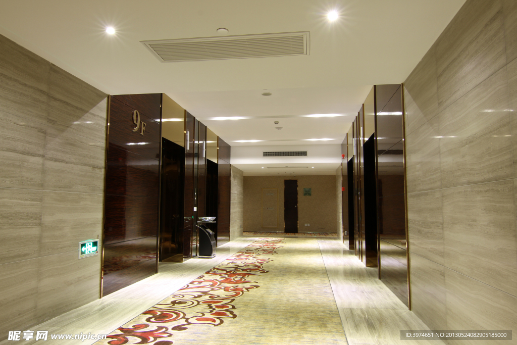 宾馆电梯走廊