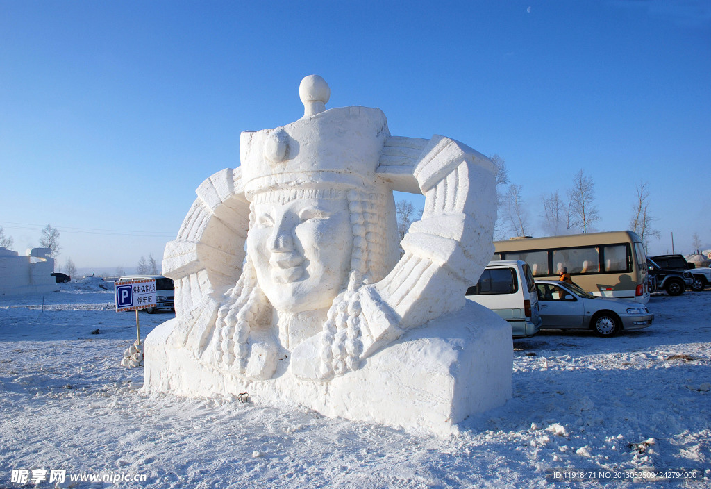 冬季那达慕的雪雕作品