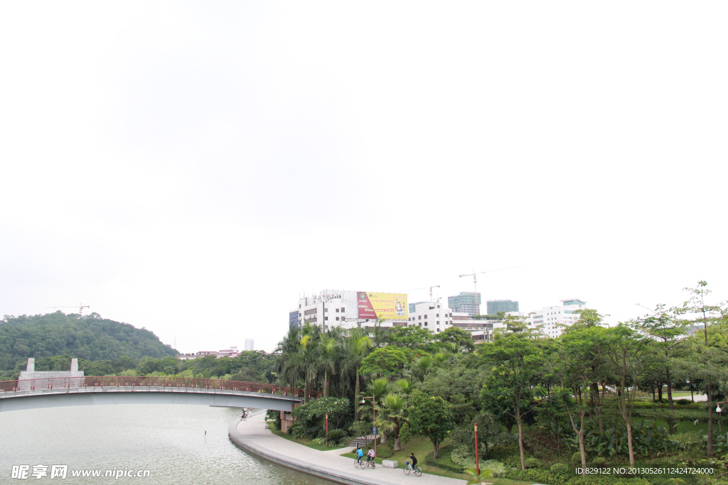 雷岗公园一角