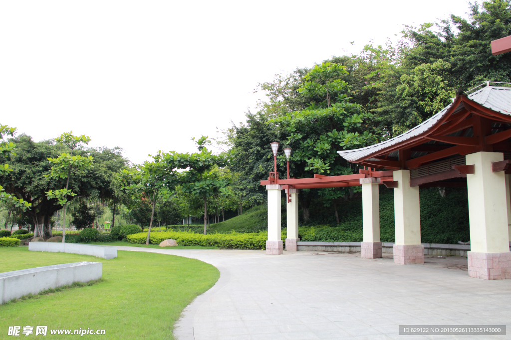 雷岗公园一角