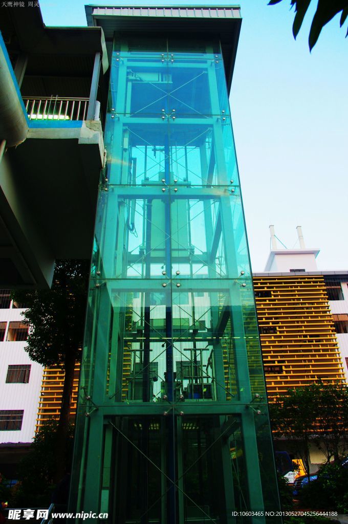 交通设备 玻璃电梯