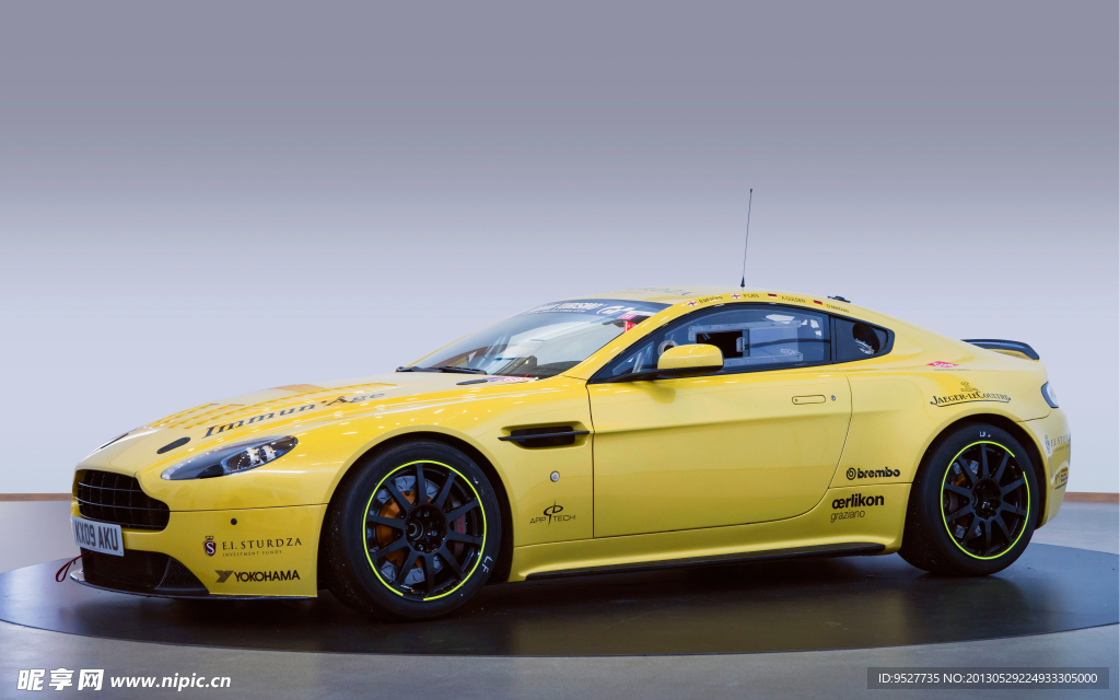 阿斯顿马丁V12Vantage