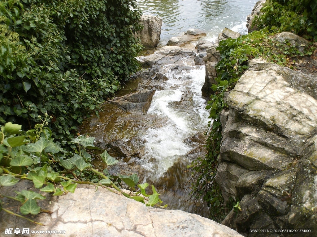 山间小溪