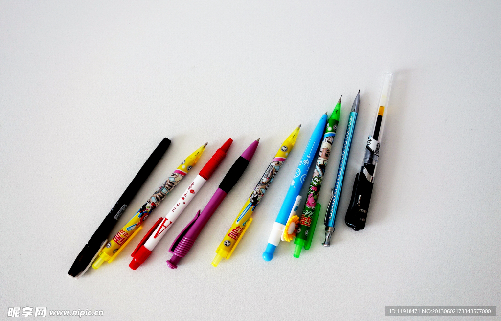 多彩的笔