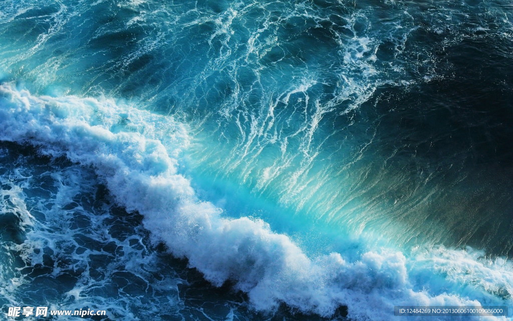 蓝色的海浪
