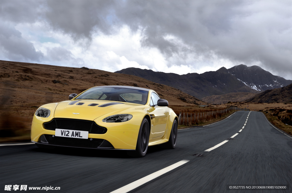 阿斯顿马丁V12Vantage