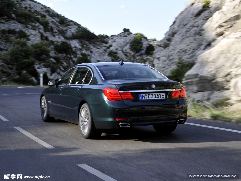 宝马750Li