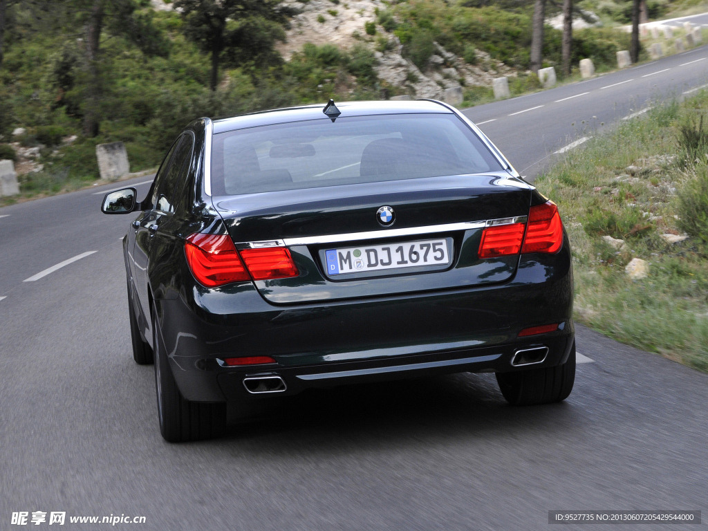 宝马750Li