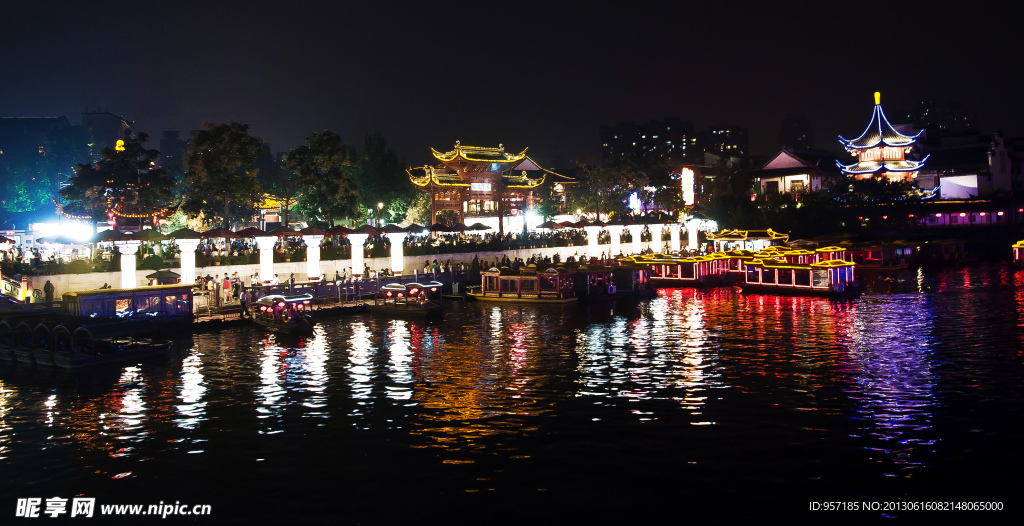 建筑夜景