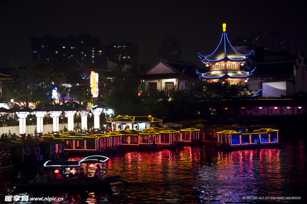 建筑夜景