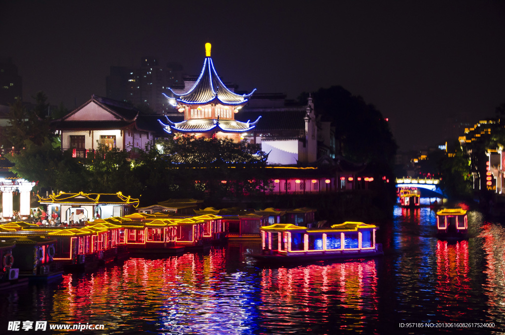 建筑夜景