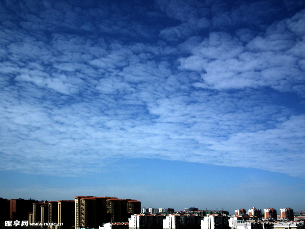 天空下的城市