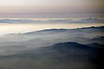 连绵远山