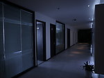 夜晚的办公室
