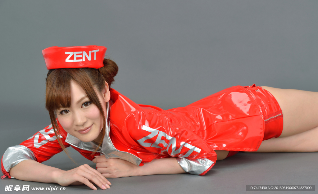 清纯赛车女郎