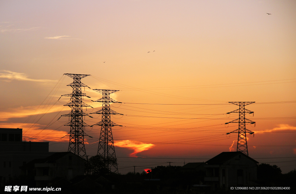 铁塔夕照