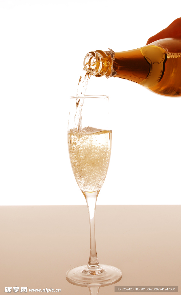 倒酒