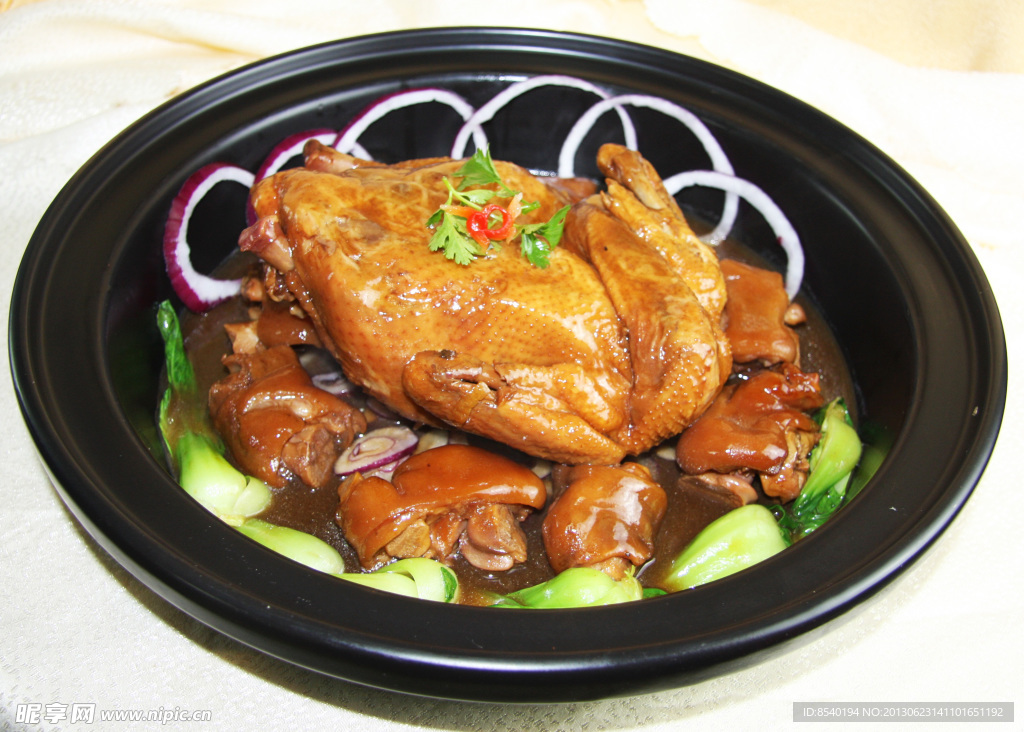 香锅猪蹄炖土鸡