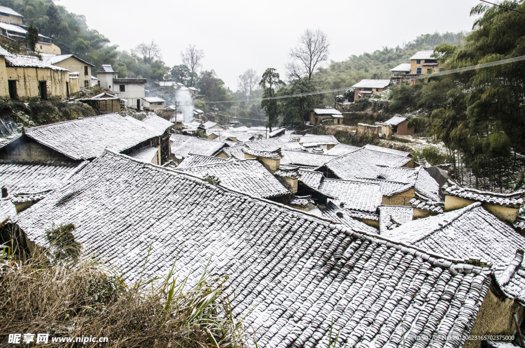 山村雪景