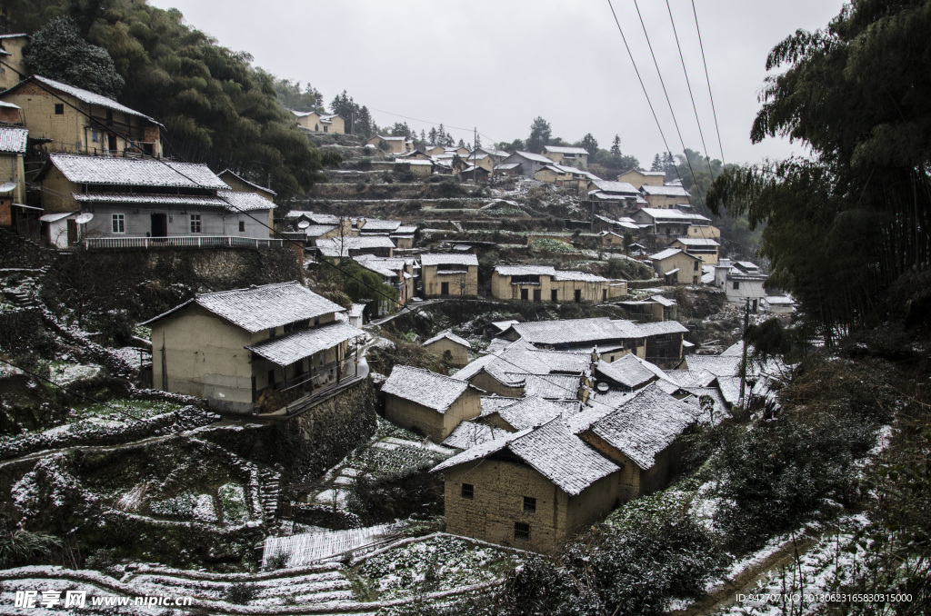 山村雪景