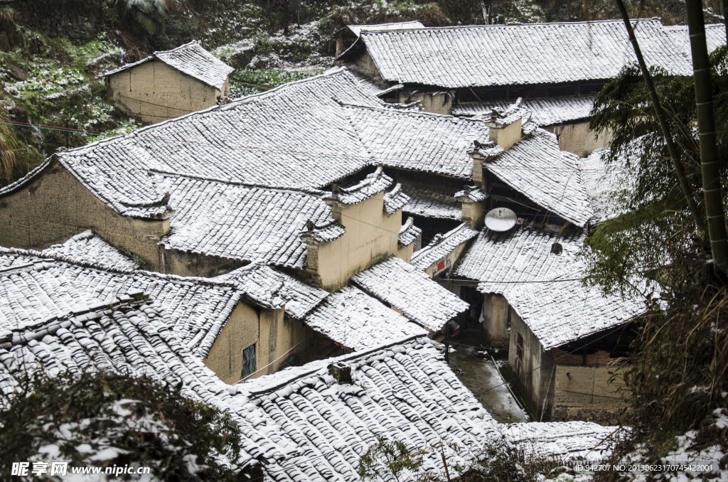 山村雪景