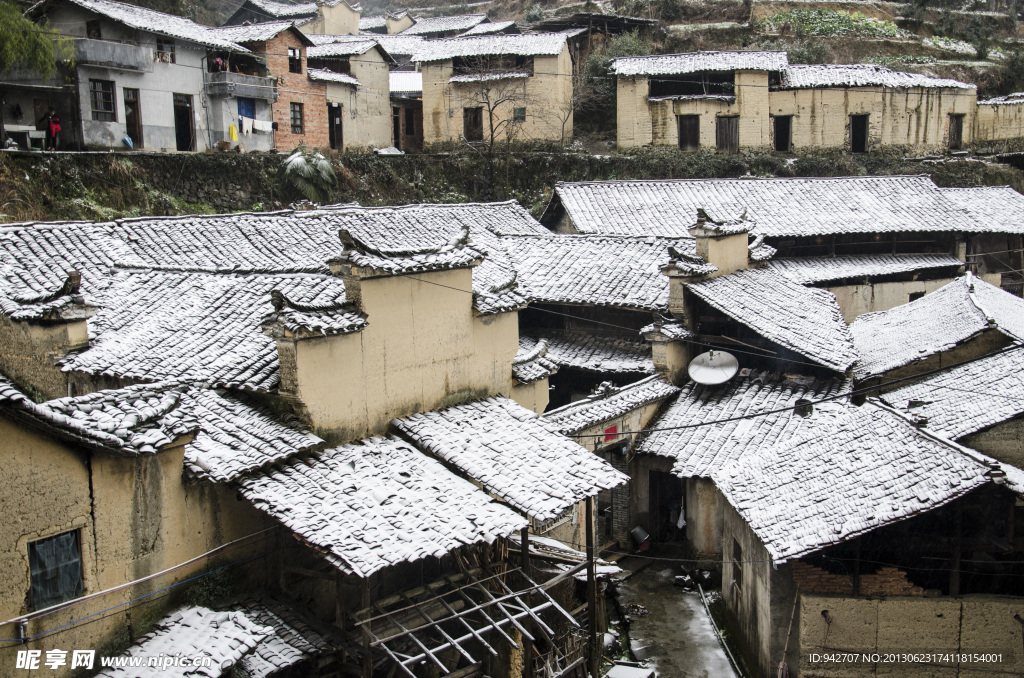 村庄雪景