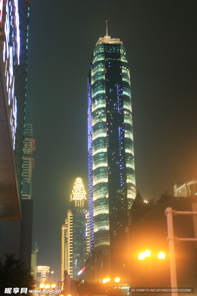 大厦夜景