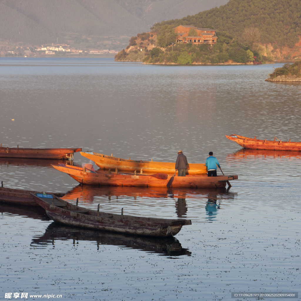 泸沽湖晨曦