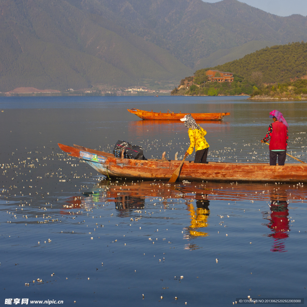 泸沽湖晨曦