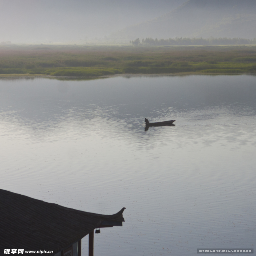 泸沽湖晨曦