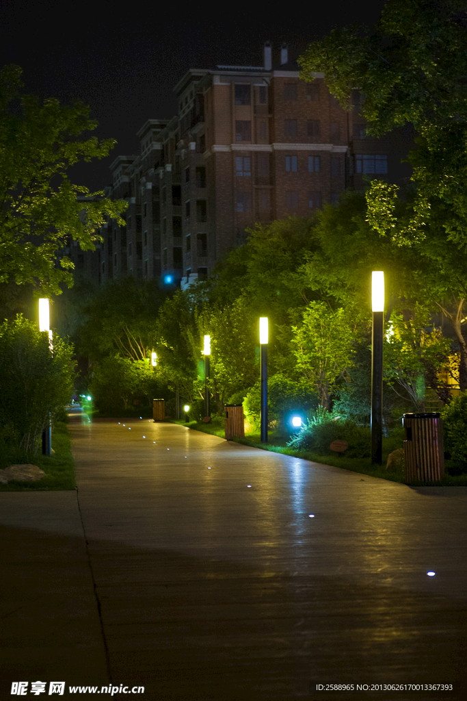 欧式园林别墅夜景