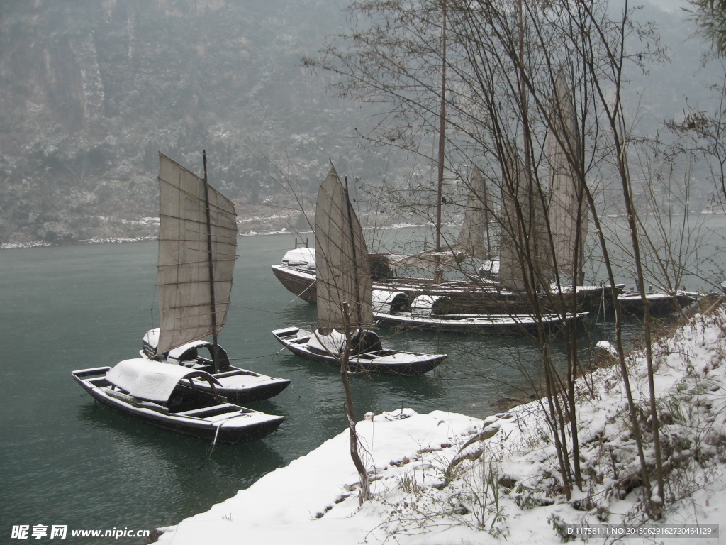 帆船雪景