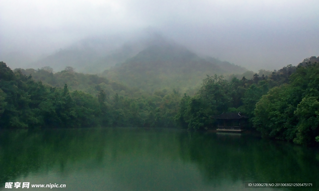 杭州半山景区龙山水库