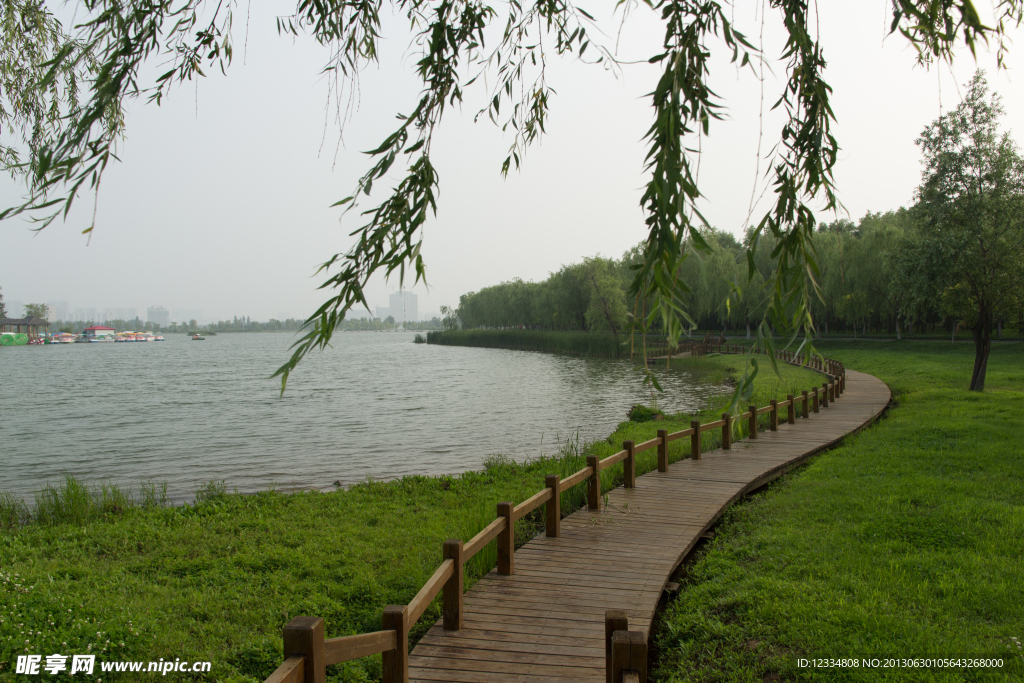 莲花湖 湖边栈道