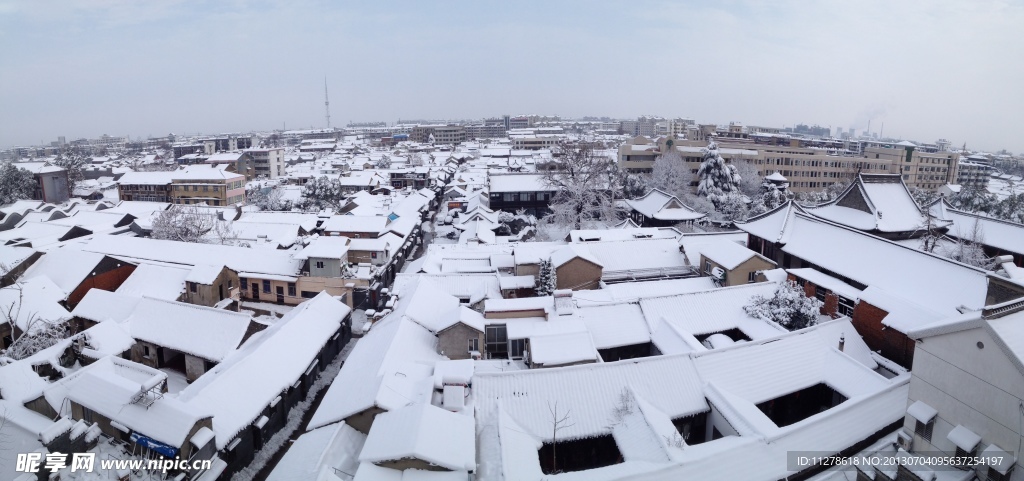 扬州古街雪景