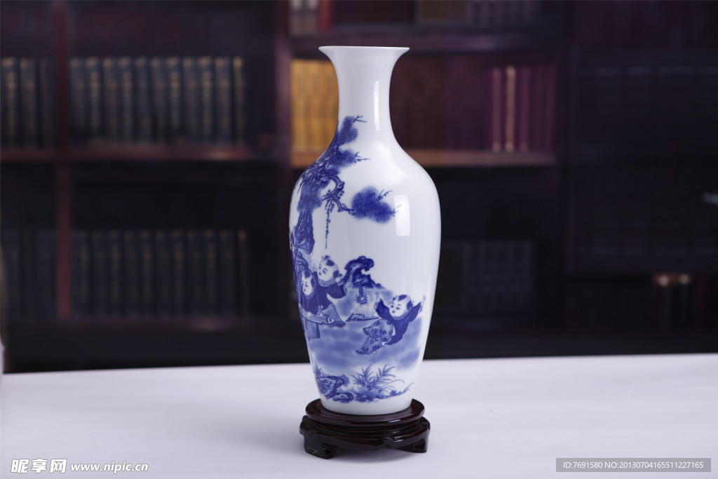 江西景德镇瓷器摆件