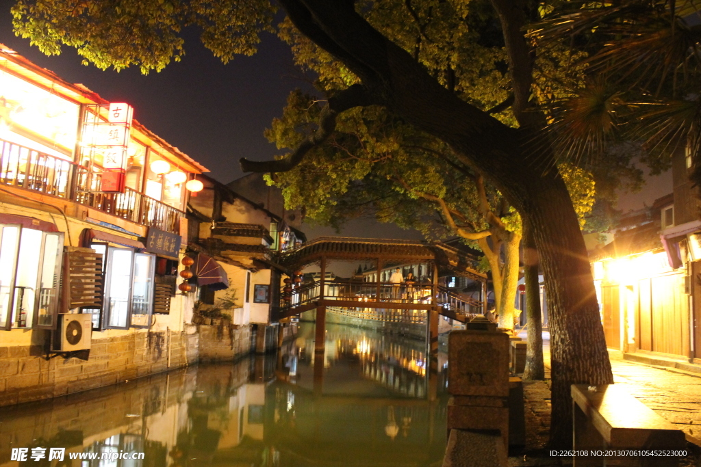 朱家角古镇夜景