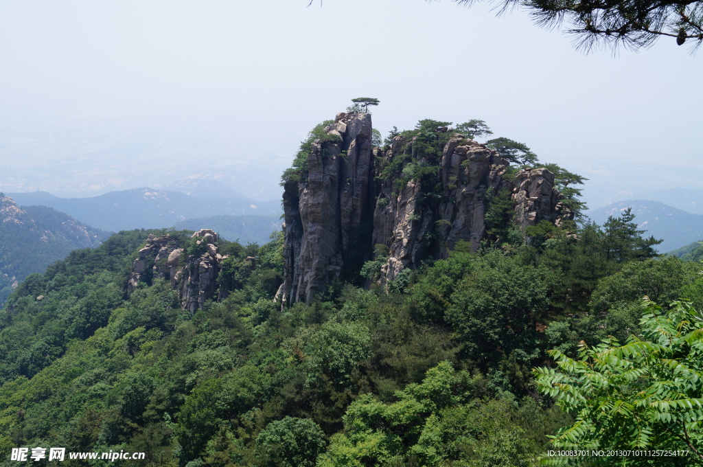 鹰窝峰