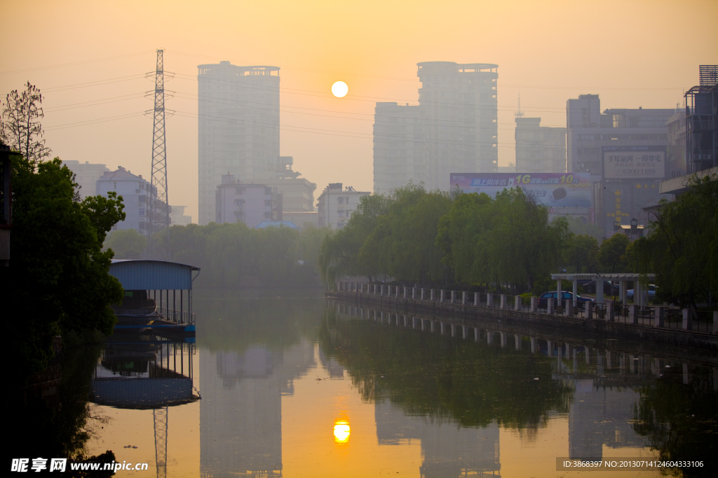 城市日出