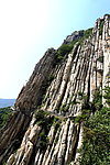 倾斜的山峰