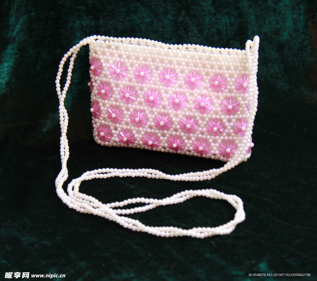粉色水晶串珠包