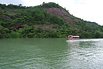 山峰 船只