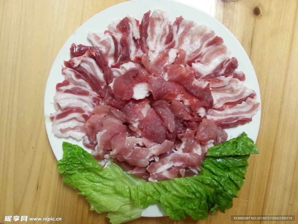 壮乡黑猪肉装盘